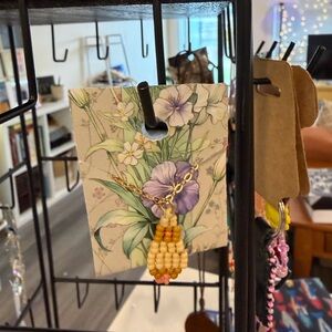 🪡Necklace w/ Handmade Indigenous ❤️Beaded Pendant